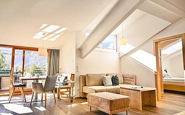Der Wohnbereich im Family Haupthaus Plus im Pechtlgut in Lofer