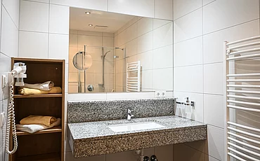 Bathroom in the main house, Studio at the Pechtlgut in Lofer