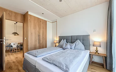 Gemütliches Boxspringbett im Family Haupthaus im Pechtlgut in Lofer