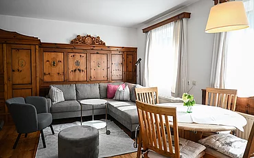 Der Wohnbereich im Cottage Family des Pechtlguts in Lofer