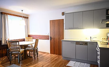 Der Wohnbereich im Cottage Family des Pechtlguts in Lofer