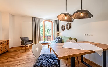 Der Wohnbereich im Family Haupthaus im Pechtlgut in Lofer