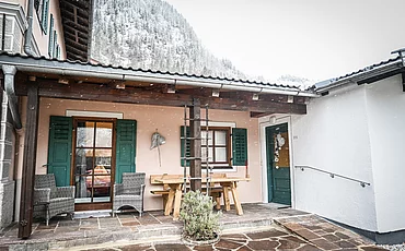 Die Terrasse im Winter des Cottage Family des Pechtlguts in Lofer